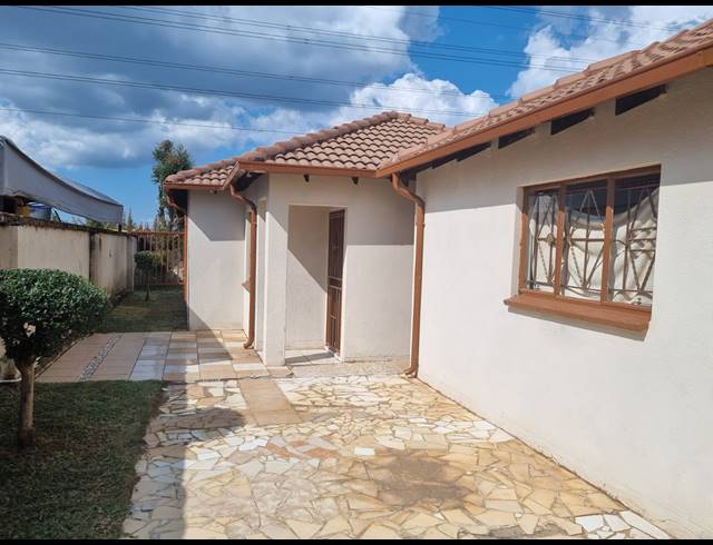 3 BEDROOM HOUSE FOR SALE IN SOSHANGUVE VV